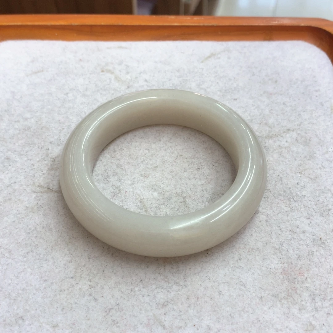 石英质玉未镶嵌手镯