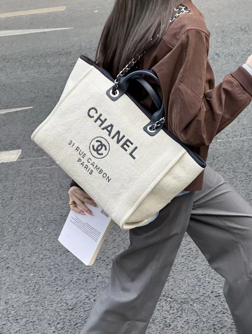 95新 Chanel/香奈儿 展会外场！黑白沙滩包