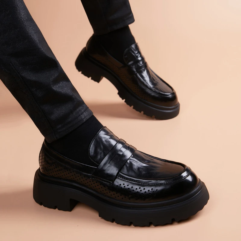 镂空透气秋新款侧边打孔厚底增高商务休闲套脚豆豆男皮鞋发泡轻底