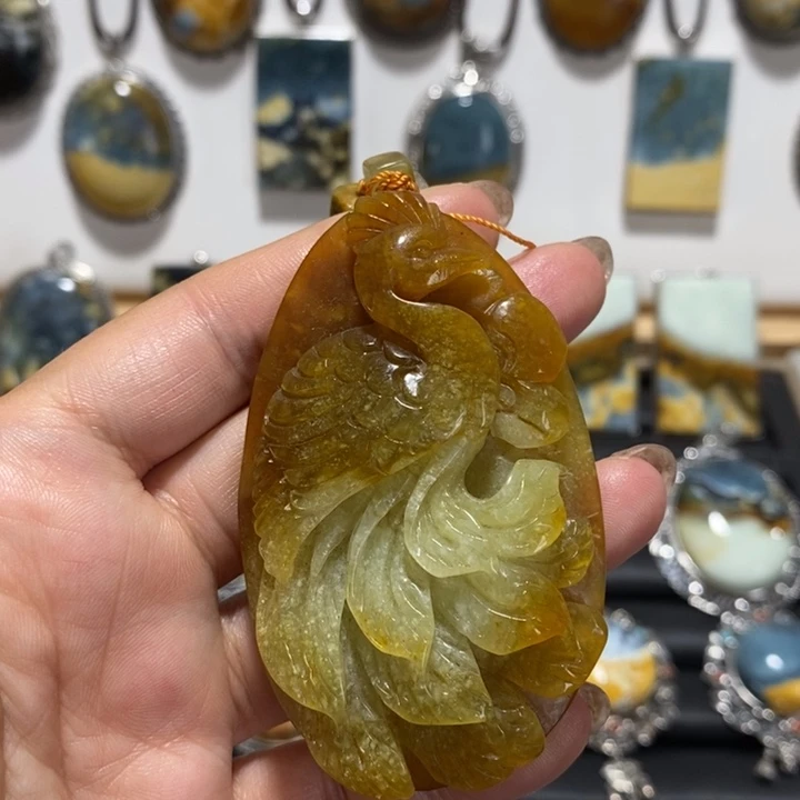 蛇纹石玉未镶嵌颈饰