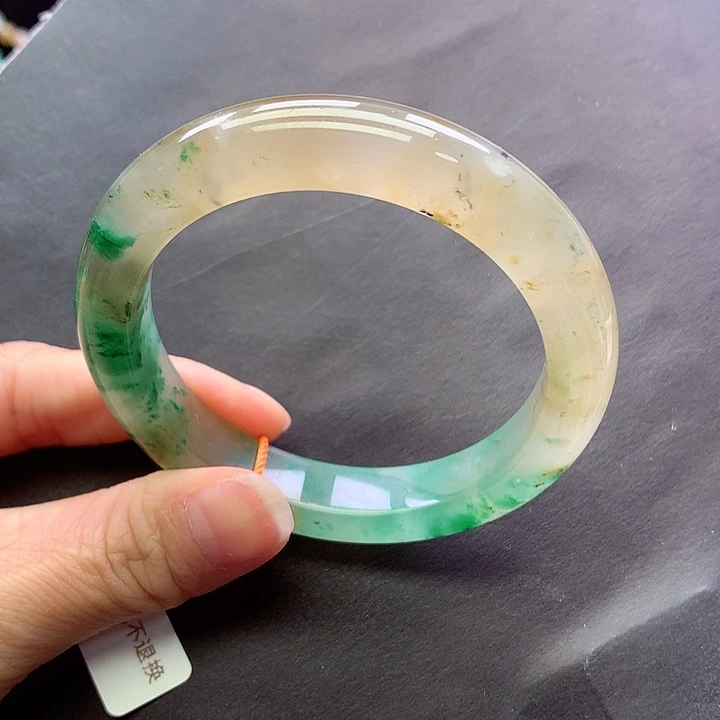 未镶嵌手镯石英质玉