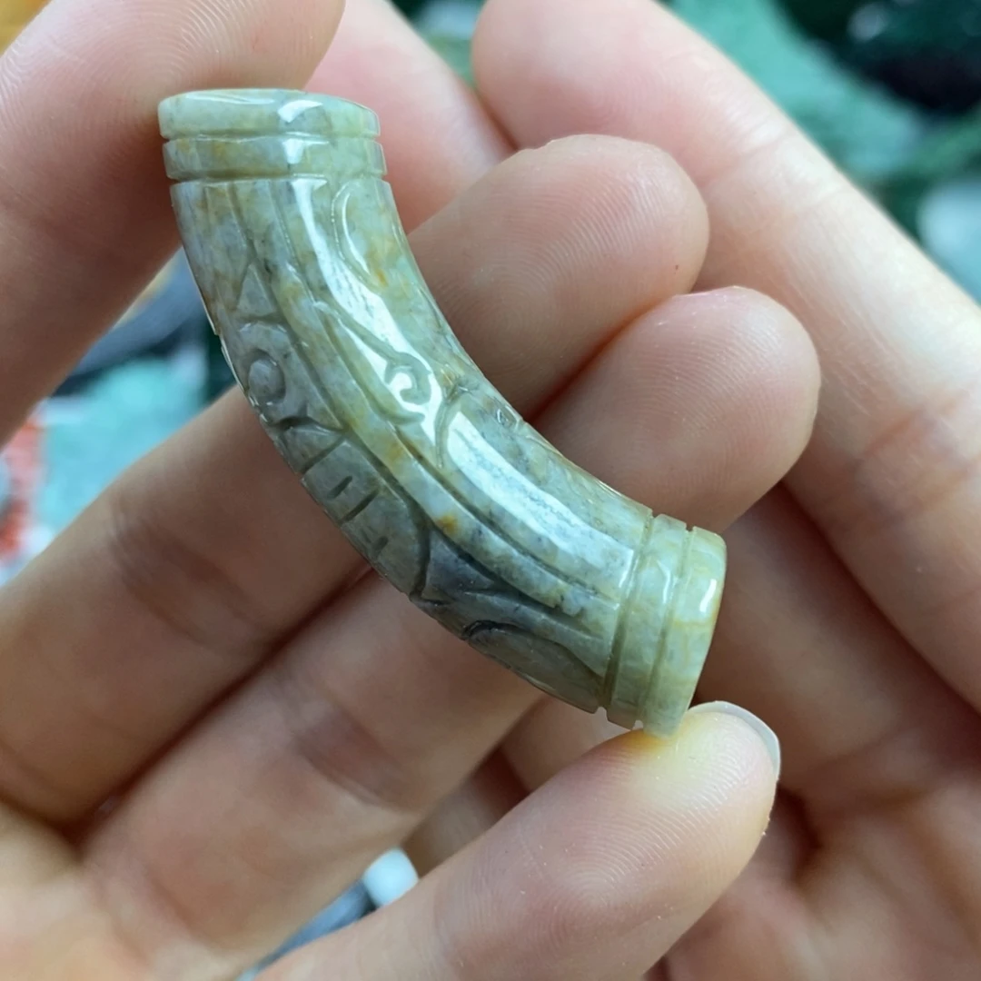 翡翠颈饰未镶嵌吊坠