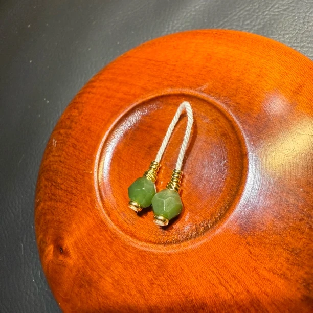 碧玉弟子珠精工雕刻