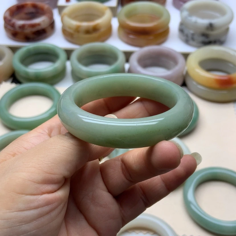 【闪购商品】未镶嵌手链石英岩玉泡*?