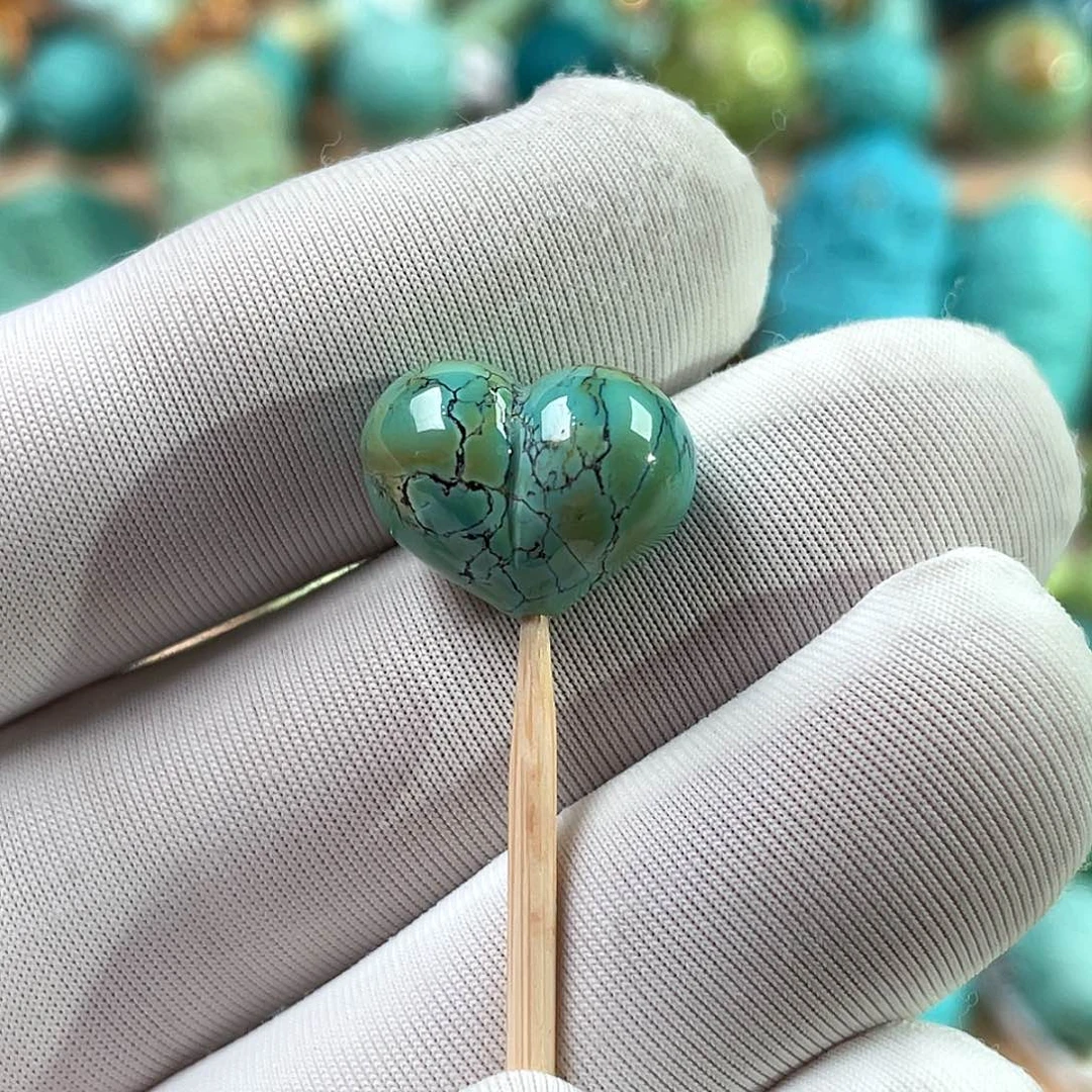 绿松石未镶嵌珠宝奇石