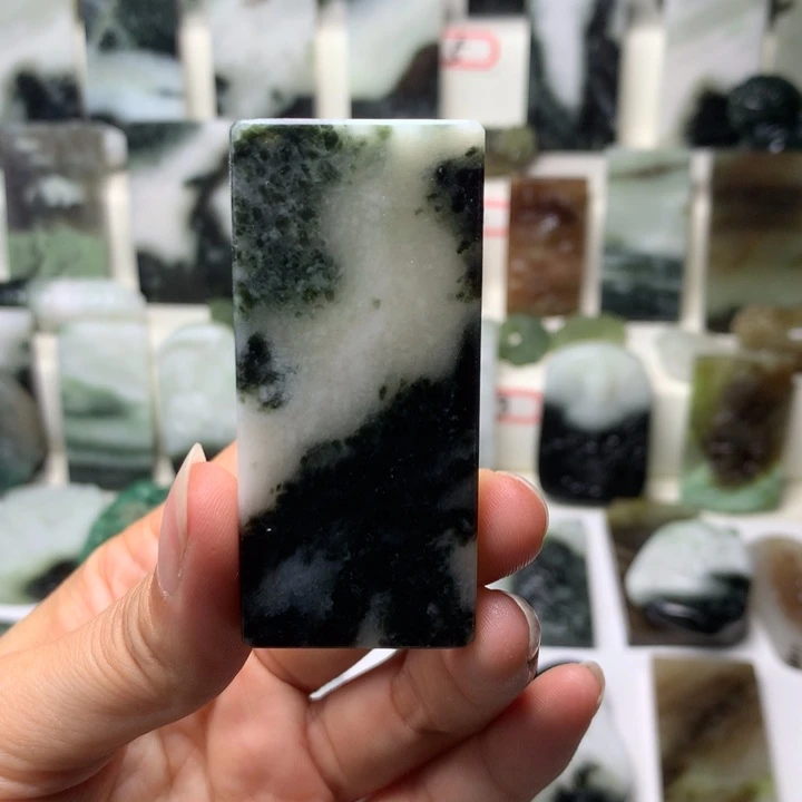 独山玉未镶嵌颈饰