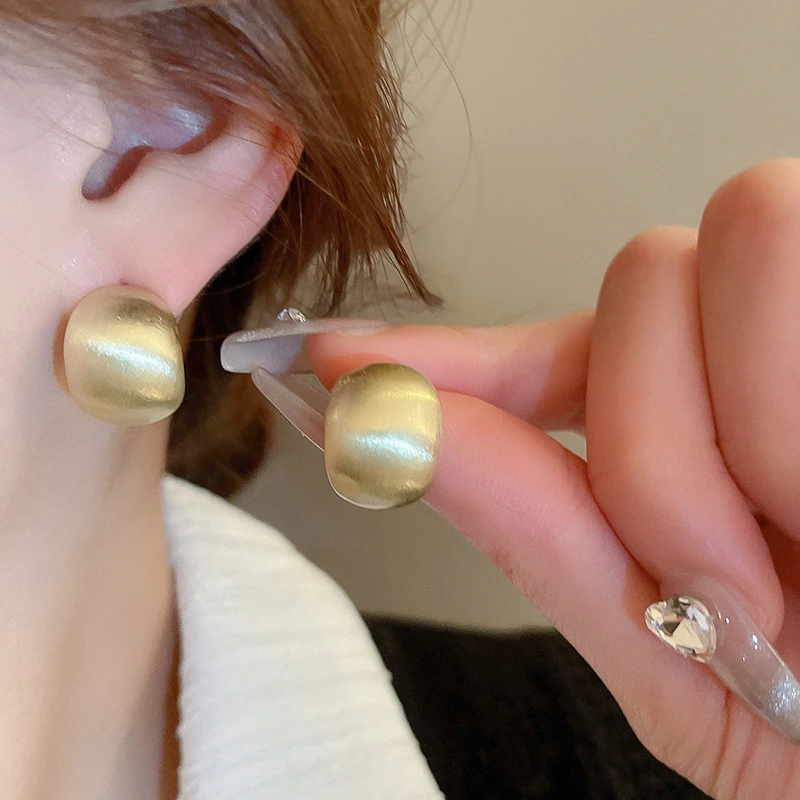 合金耳饰 金属拉丝磨砂高级感C形耳钉女简约小众设计耳环时尚气质