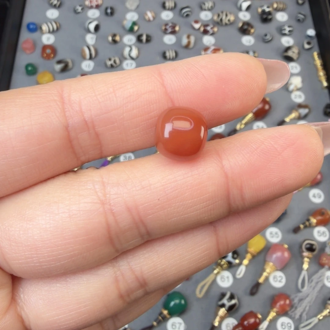 盘***叔玛瑙/玉髓未镶嵌饰品