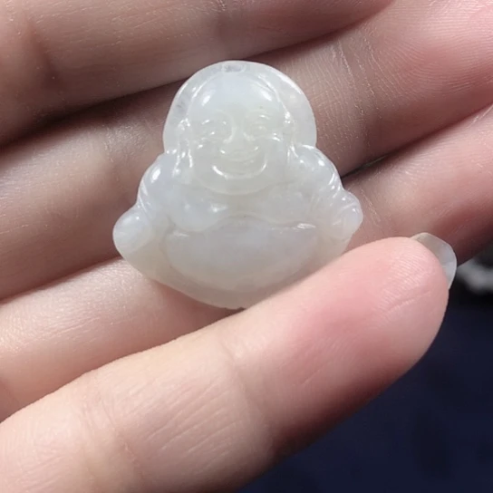 翡翠未镶嵌颈饰佛
