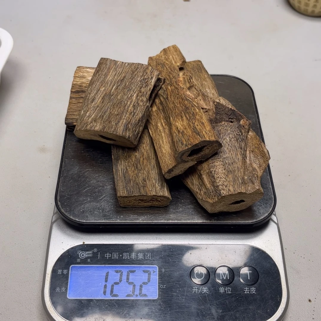 沉香沉香碎屑国香系奇楠存放料薰香125克多样性发货
