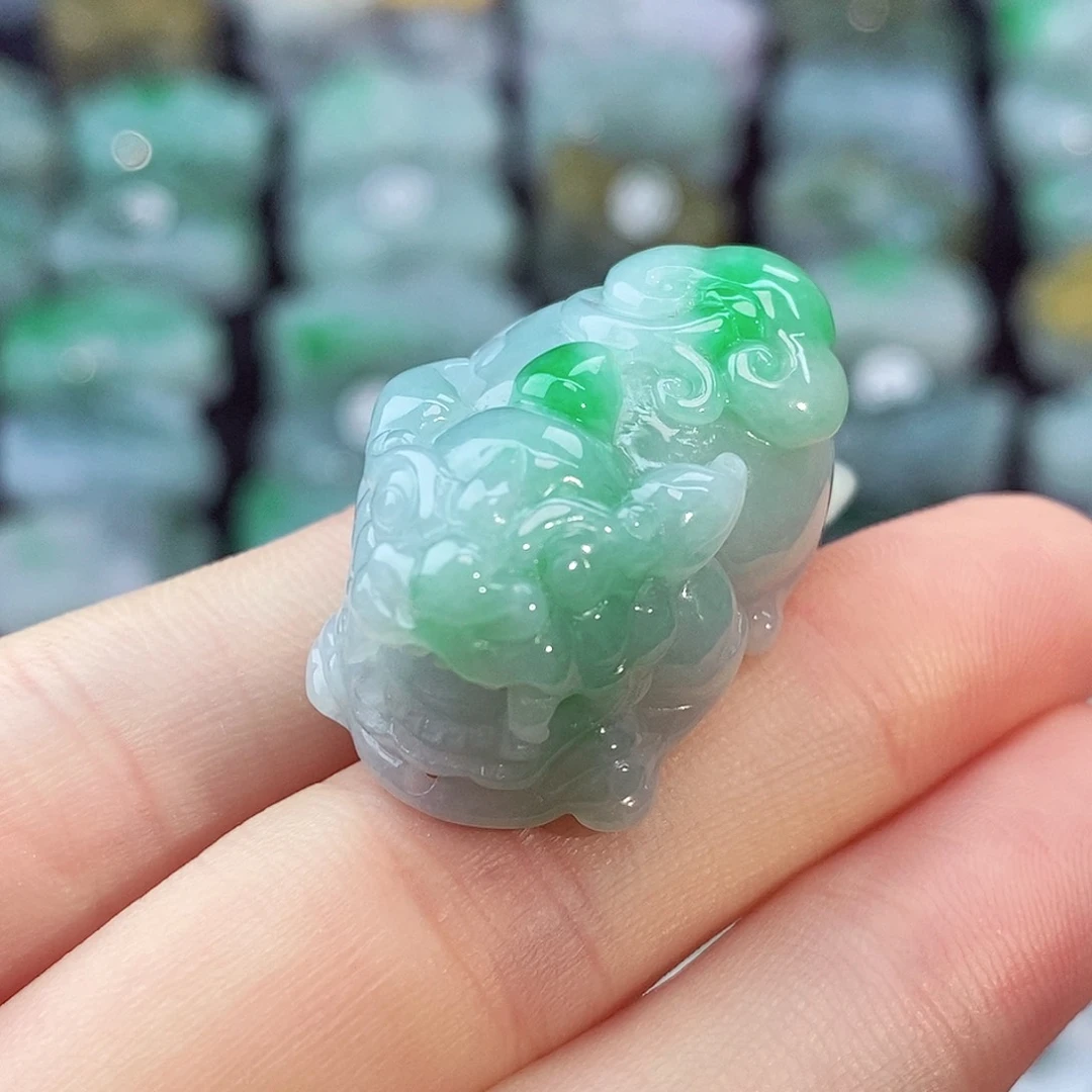 颈饰未镶嵌翡翠天然