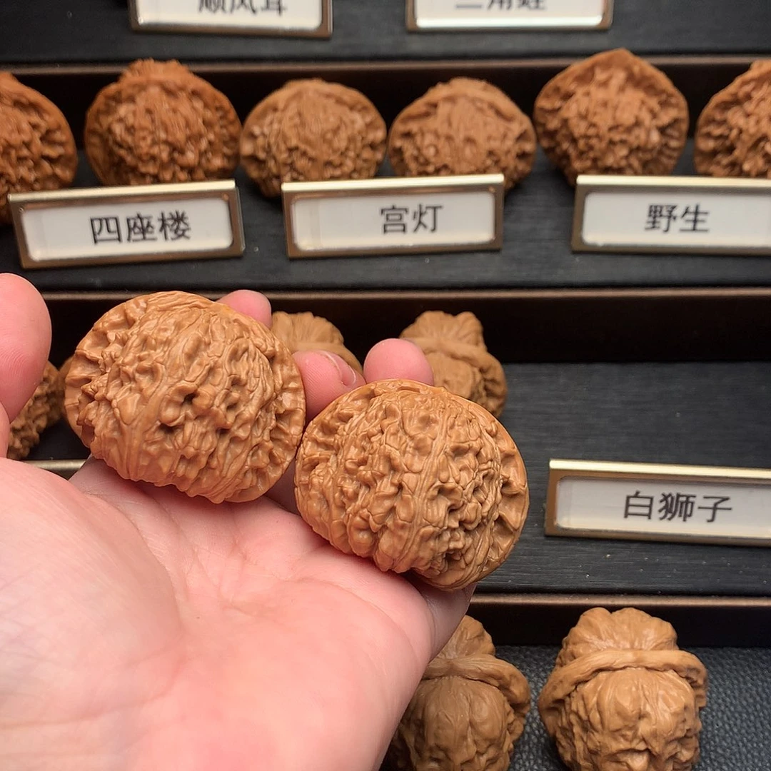 文玩核桃吊坠194号白狮子44