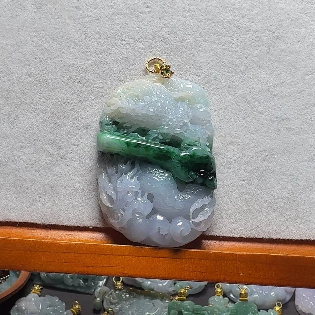 吊坠(赠链)未镶嵌翡翠