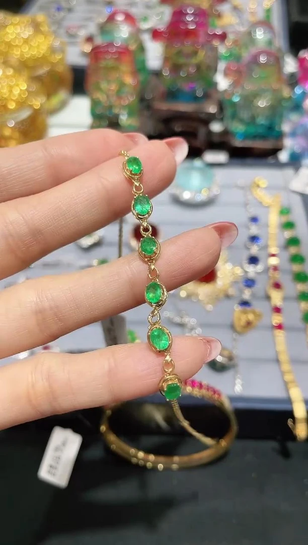 18K金镶嵌祖母绿手链