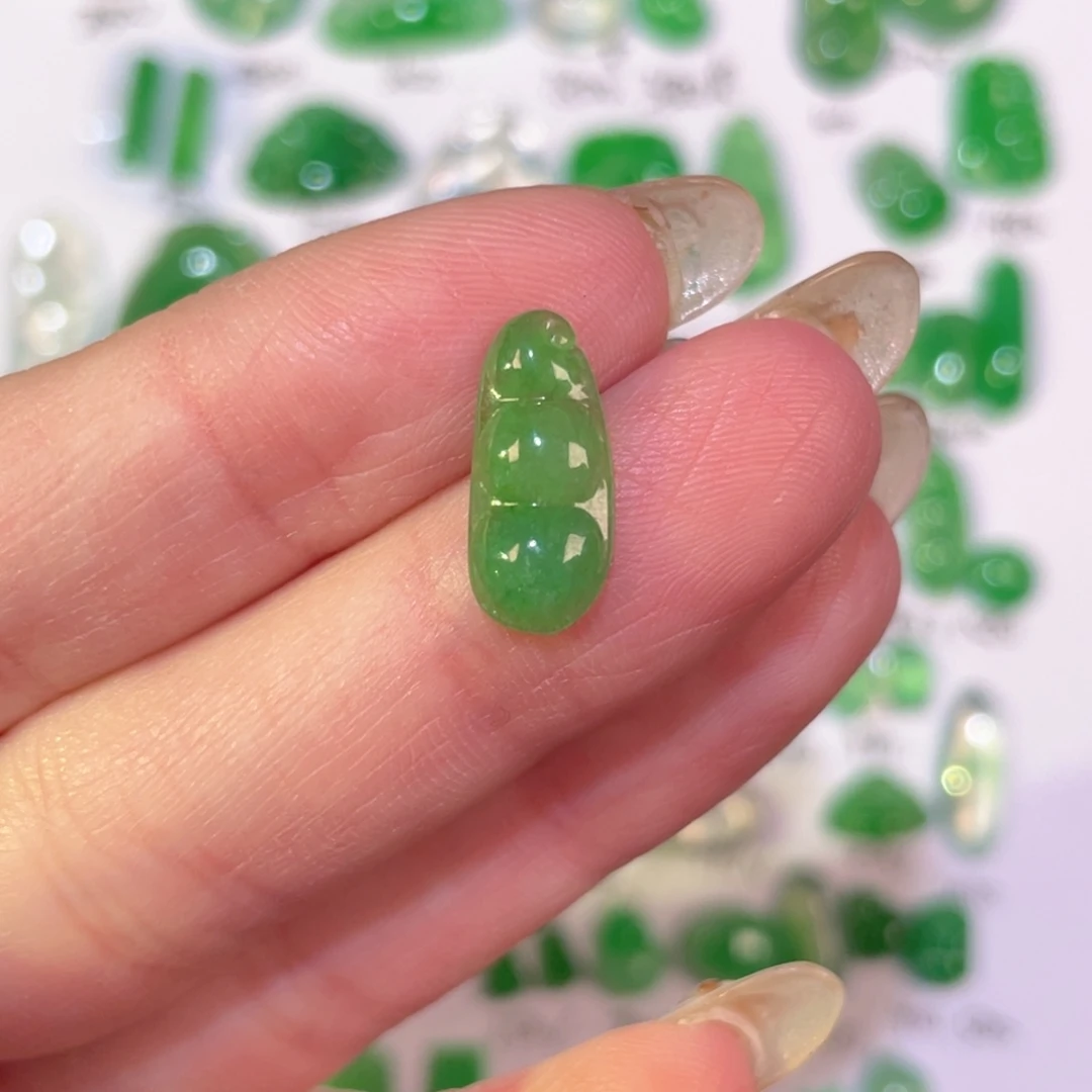 翡翠未镶嵌颈饰裸石