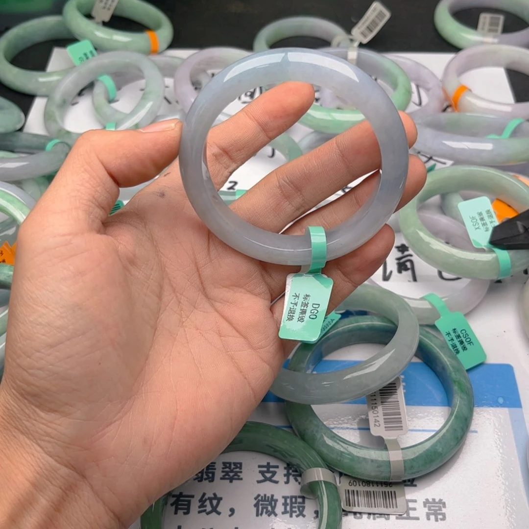 未镶嵌手镯翡翠585960。202