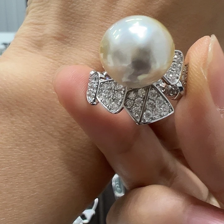 银S925镶嵌戒指海水珍珠骄**火
