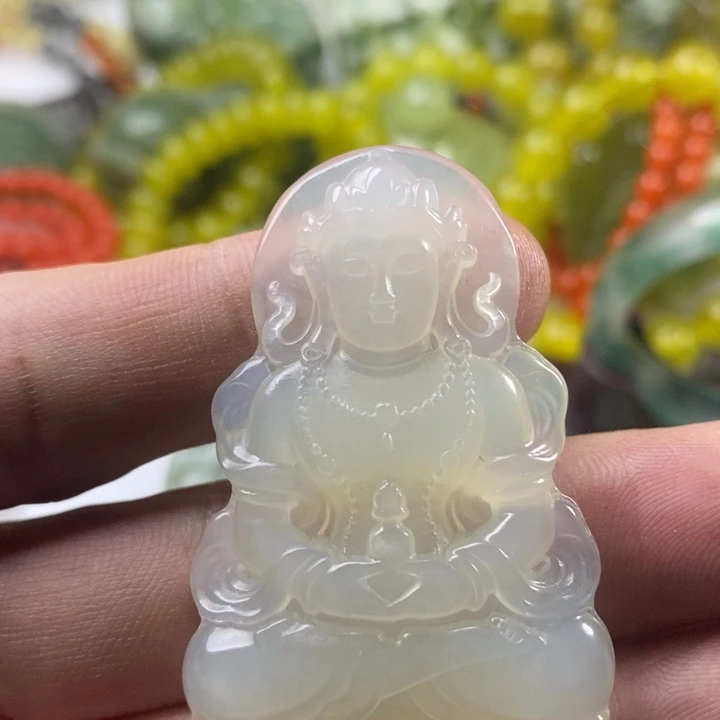 岫玉未镶嵌颈饰观音