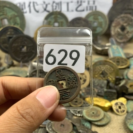 铜福****珍现代文创工艺品