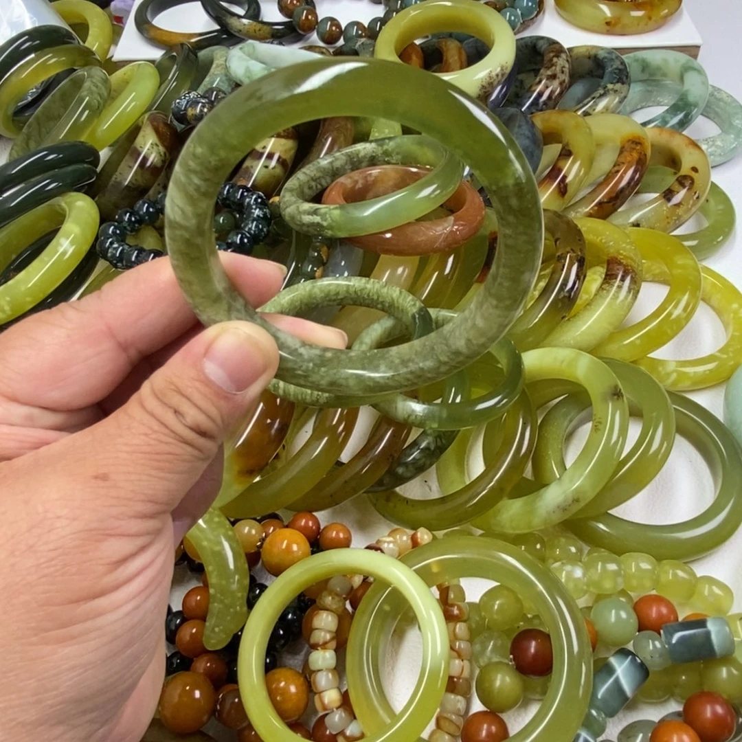 蛇纹石玉未镶嵌手镯