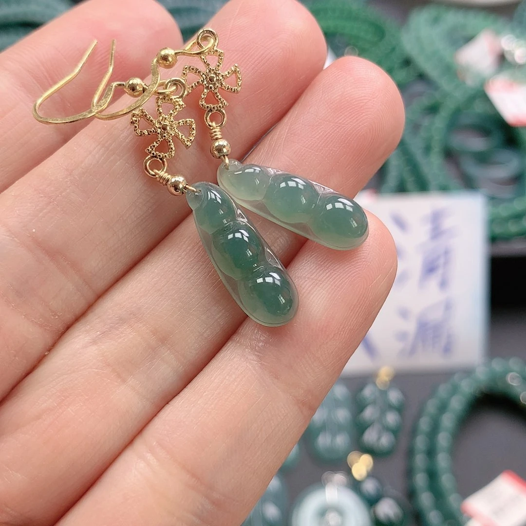翡翠颈饰未镶嵌小*瓜耳饰
