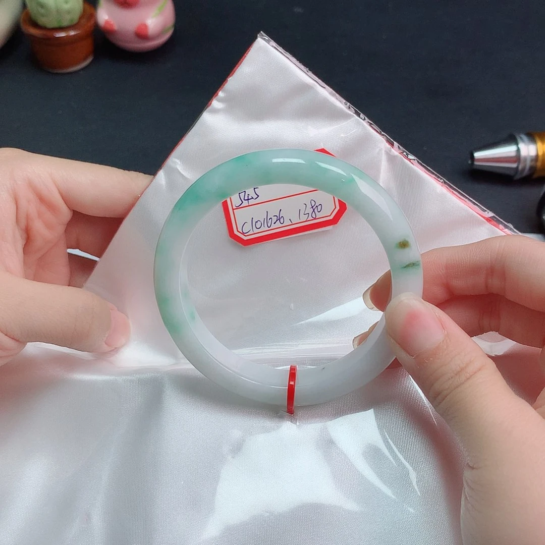 翡翠手镯未镶嵌翡翠手镯C101626