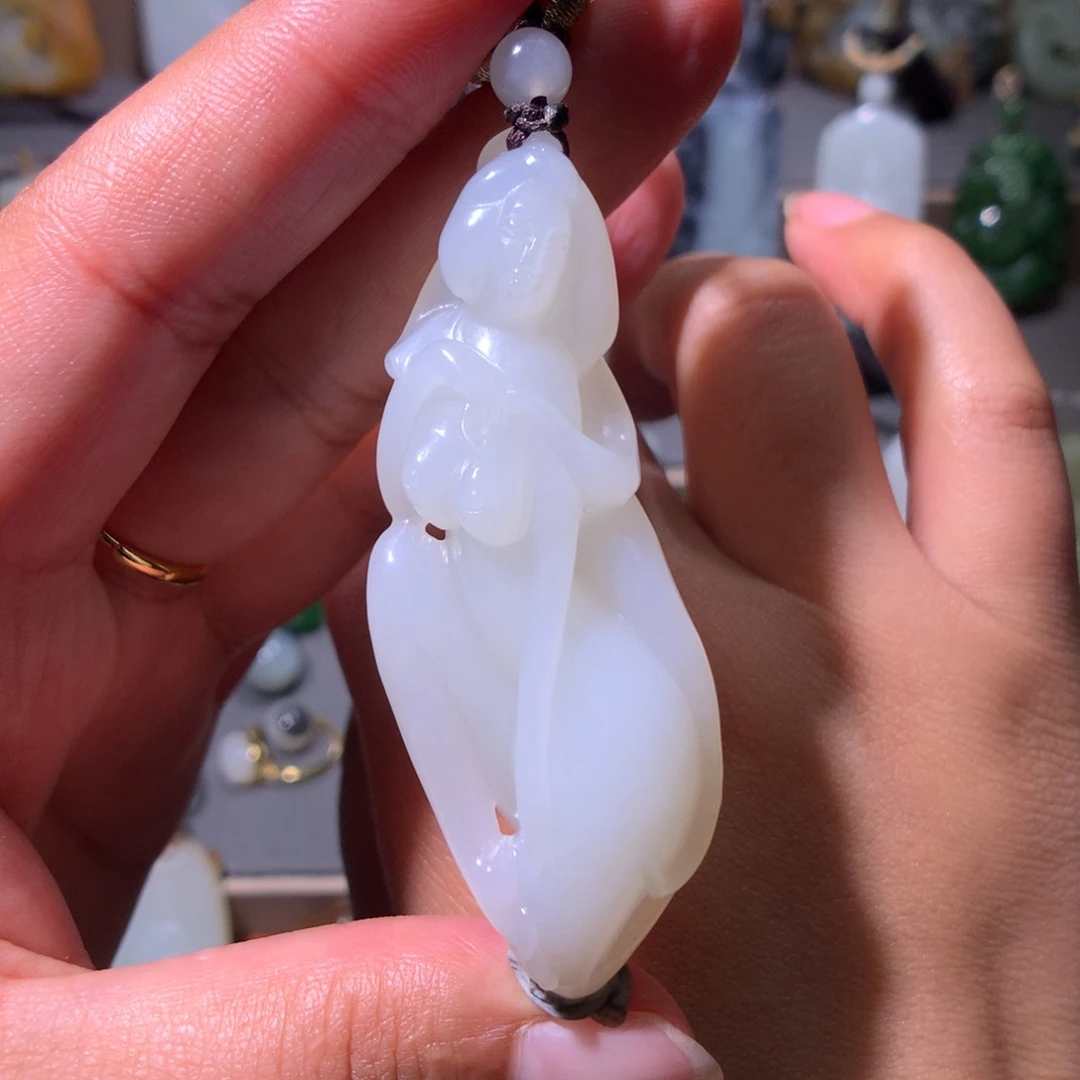 和田玉未镶嵌颈饰