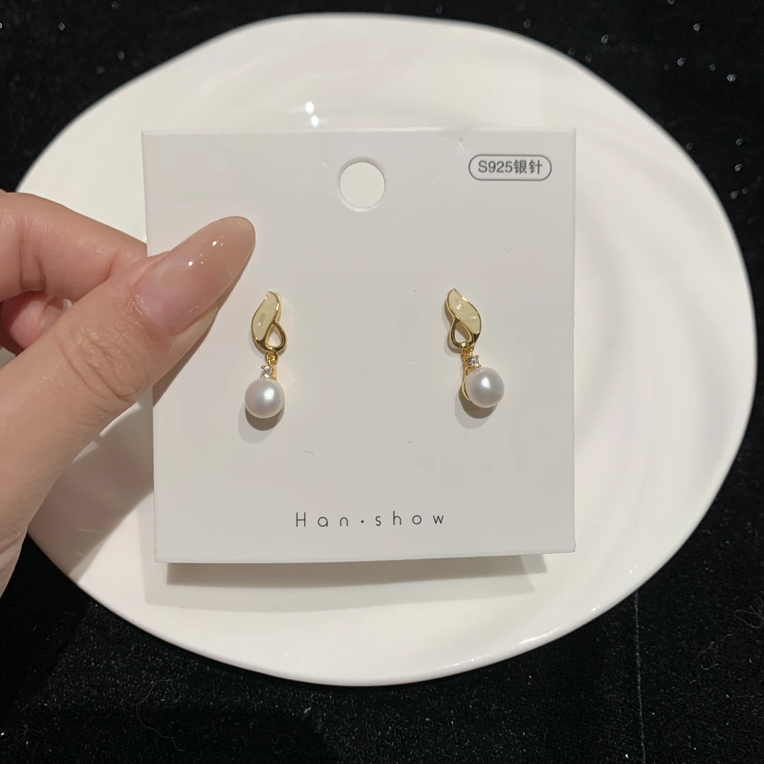 铜合金耳饰 Al6411简约轻奢气质爱心小众设计珠珠耳饰高级感耳钉