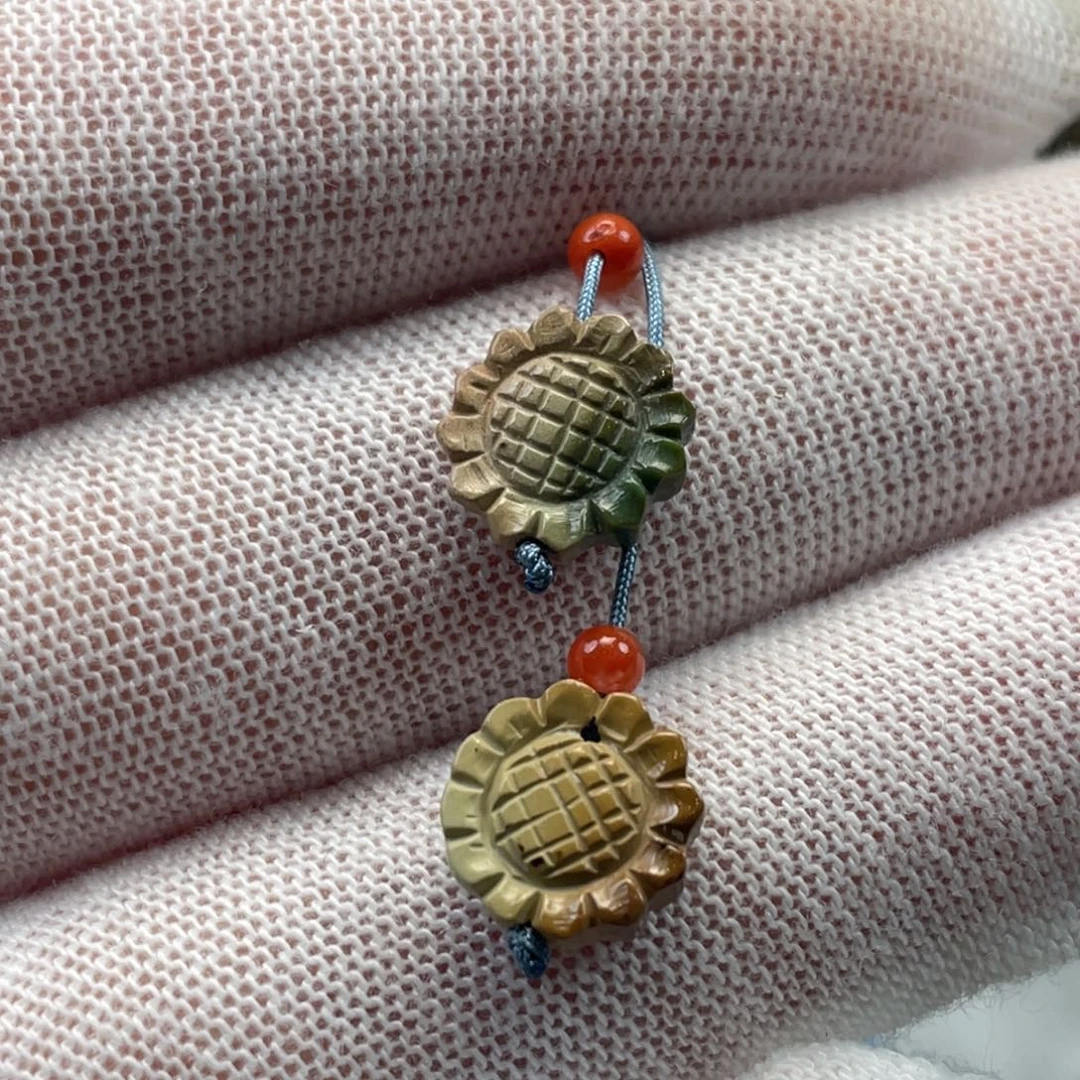 绿松石未镶嵌挂件