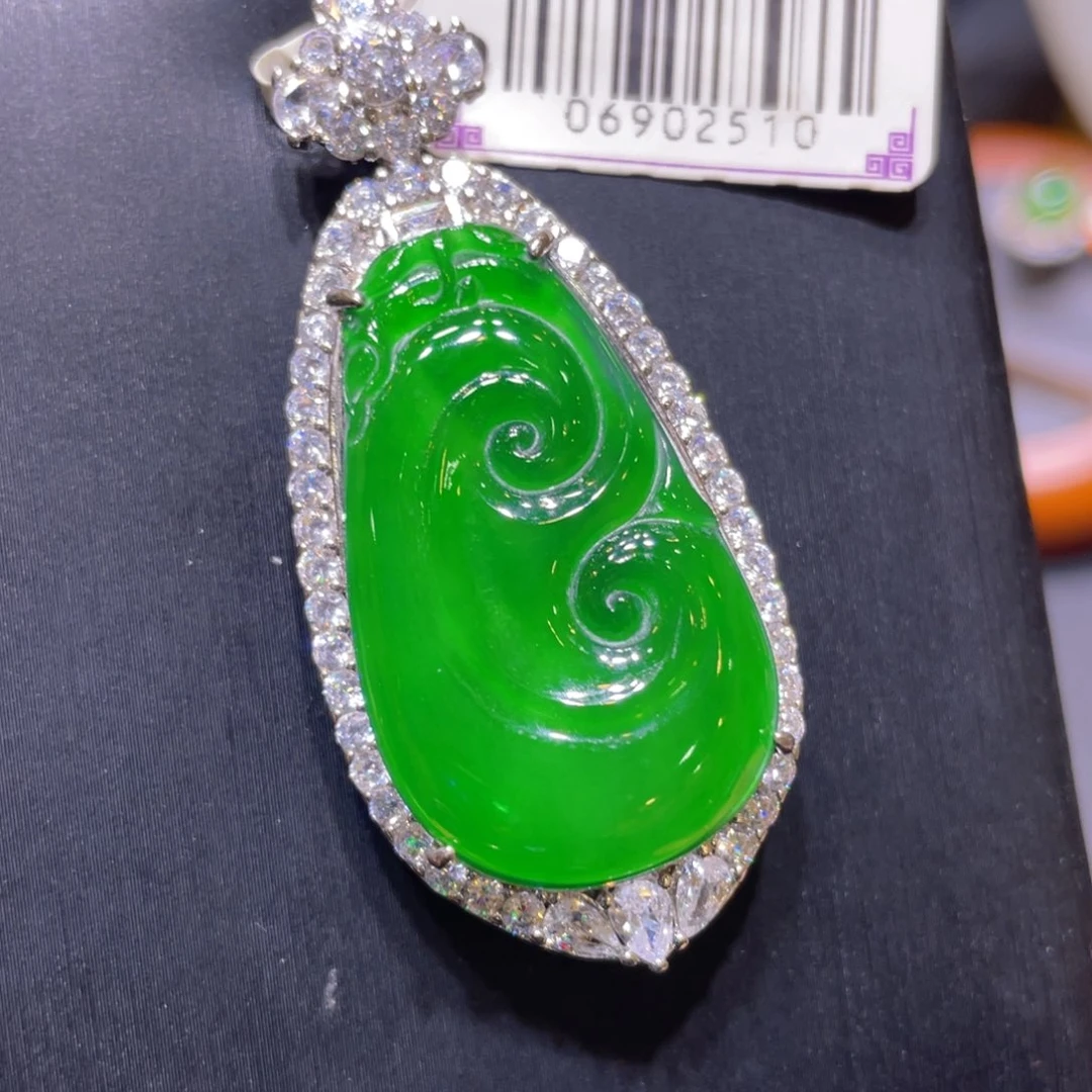 翡翠未镶嵌颈饰吊坠