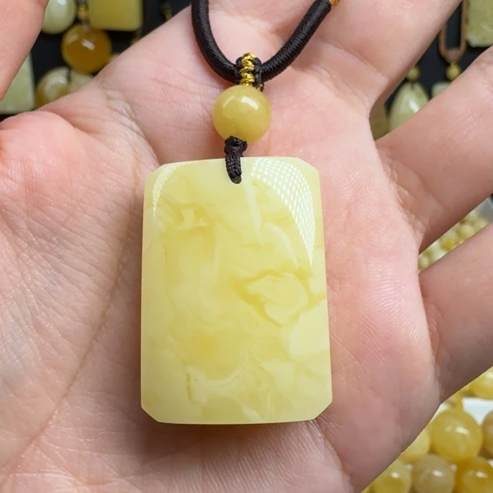 蜜蜡未镶嵌珠宝奇石