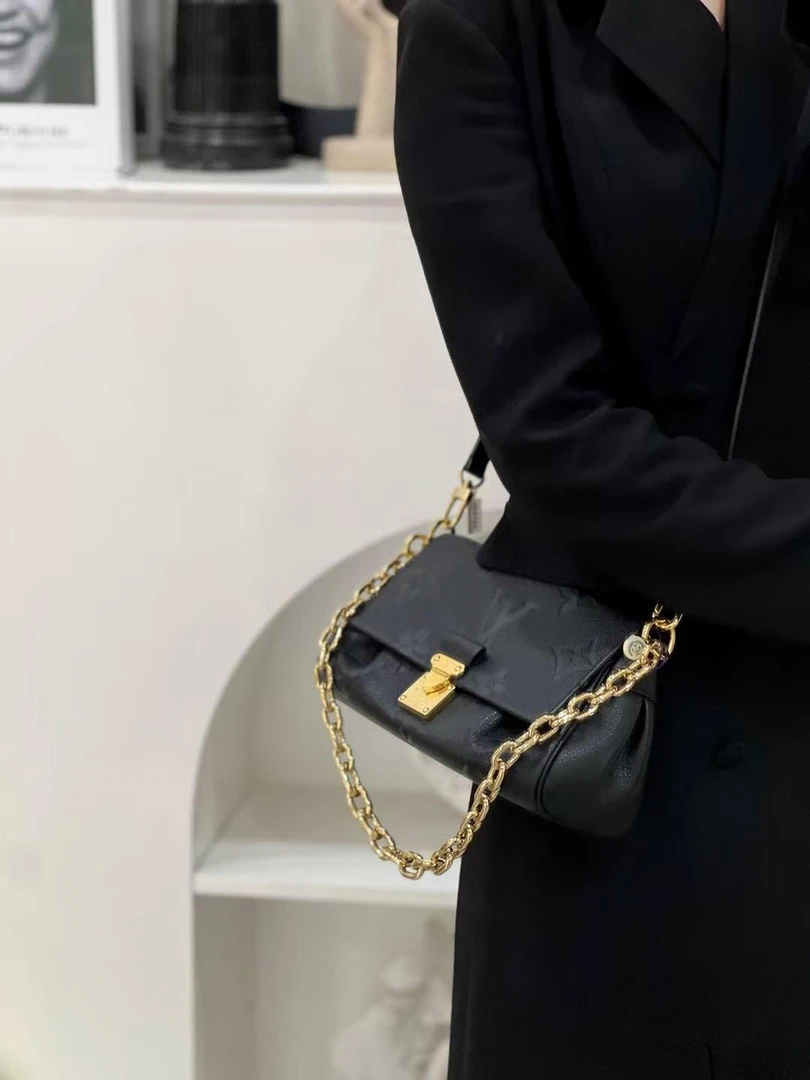 99新 LouisVuitton/路易威登 挚爱全皮黑斜挎包/优品