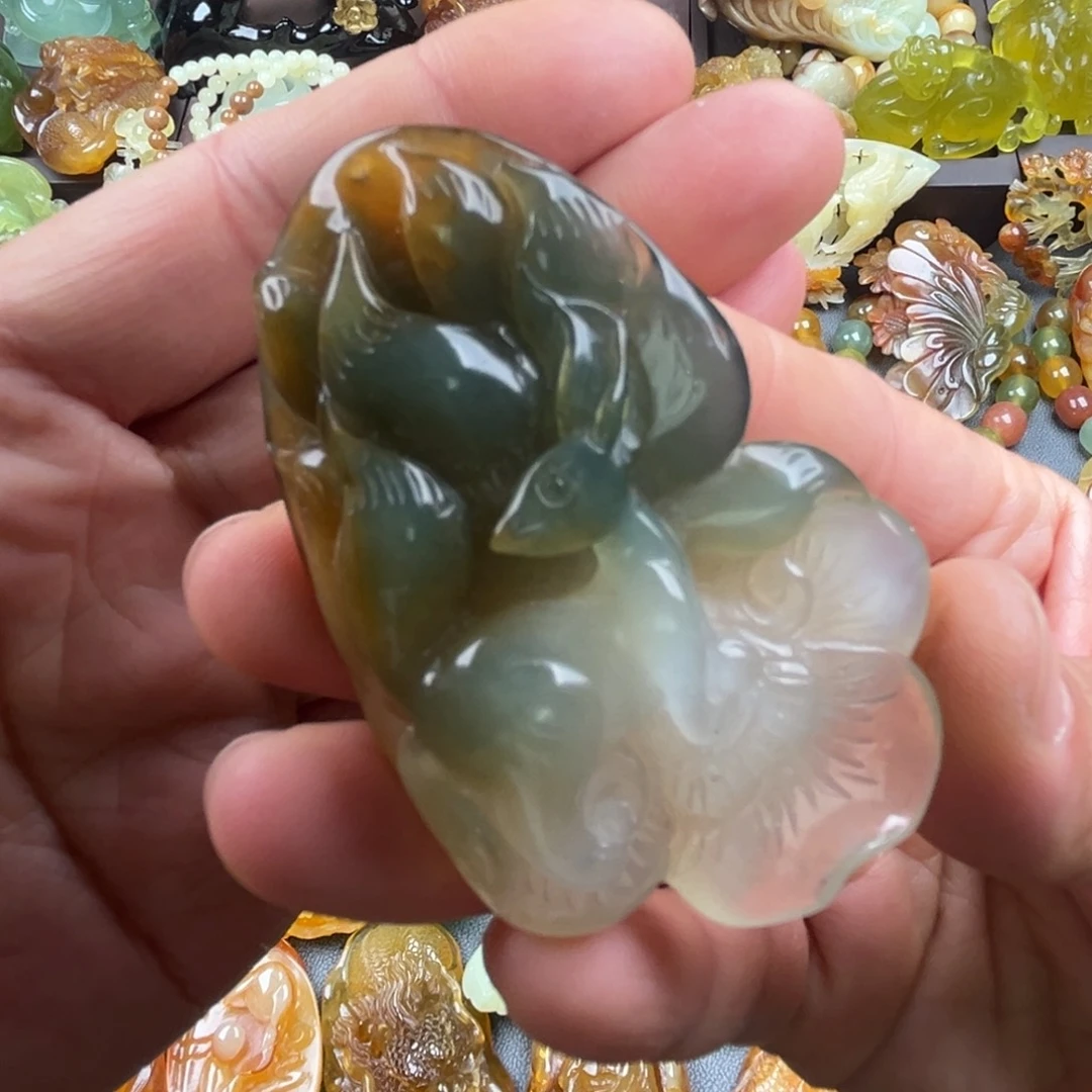 蛇纹石玉未镶嵌吊坠