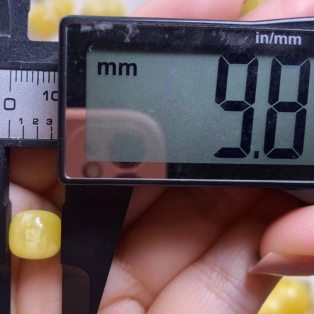 裸石琥珀未镶嵌只****鱼蜜蜡老型微粉福利