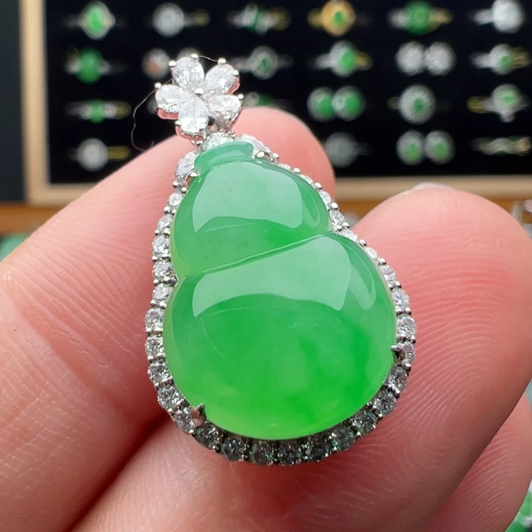 翡翠18K金镶嵌颈饰葫芦16.2