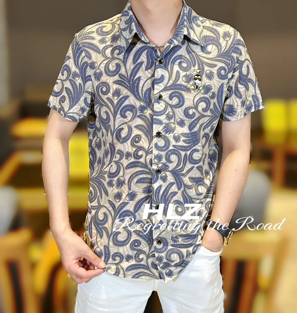 2025夏季新款男士时尚休闲薄款个巴洛克花朵图案纽扣翻领短袖衬衫