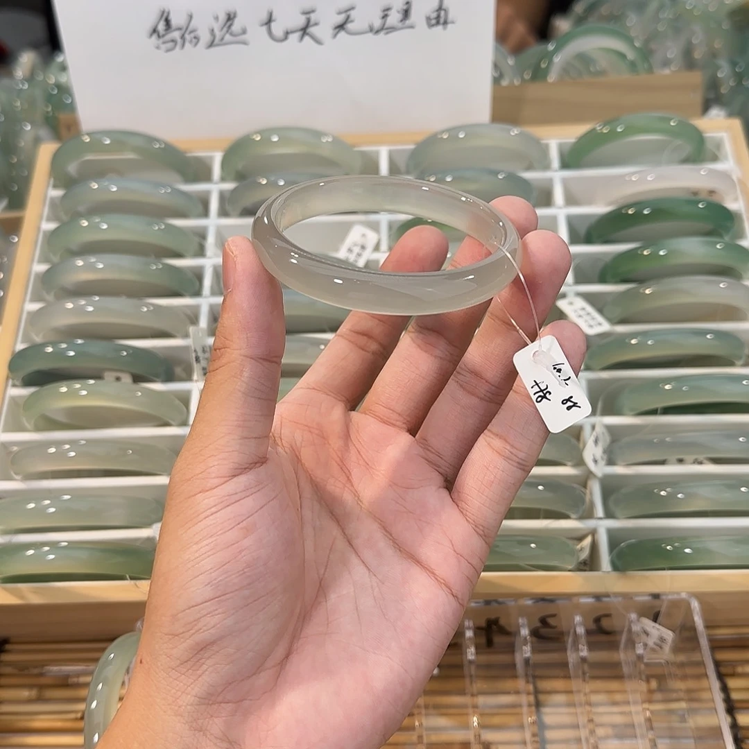 玛瑙/玉髓未镶嵌手镯圈口60.2