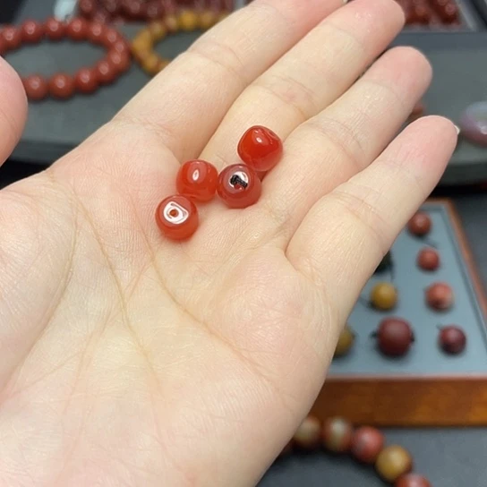南红玛瑙单珠8mm多样性发1未镶嵌