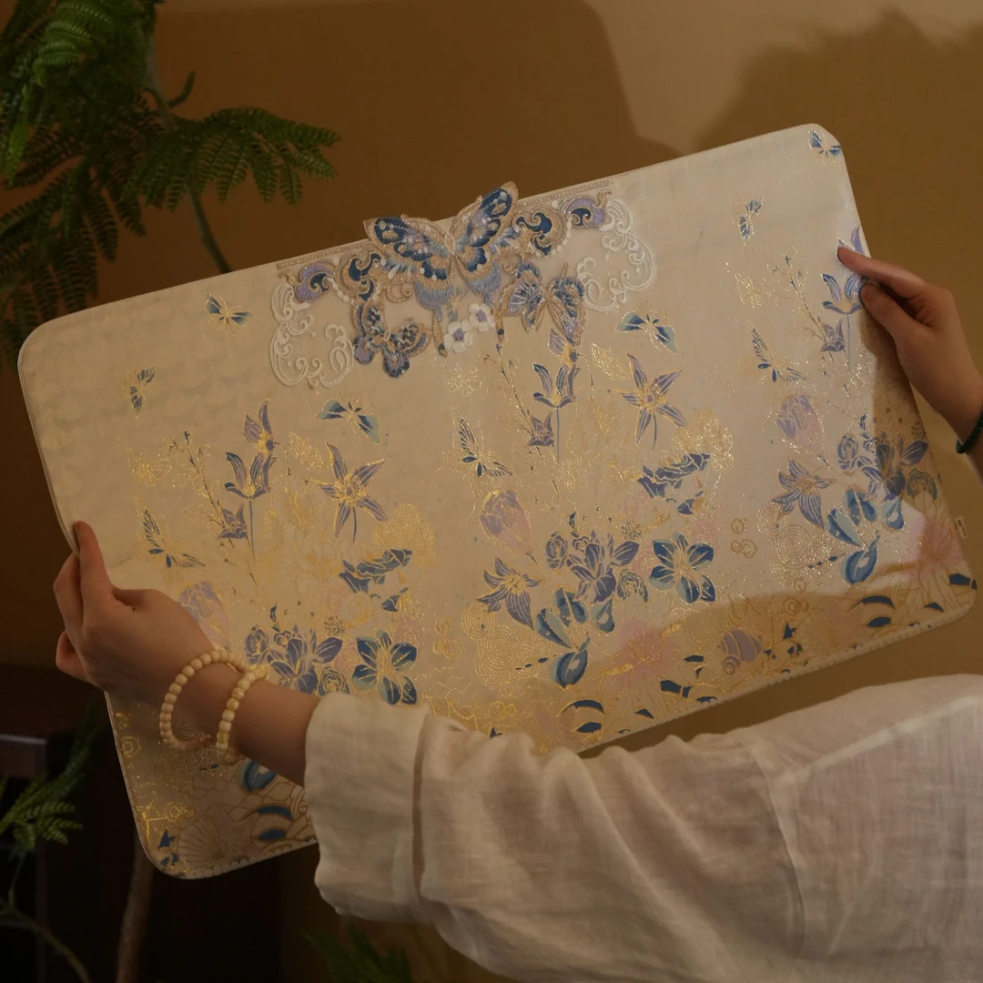 欧根纱金丝刺绣蝴蝶茶席68*38cm