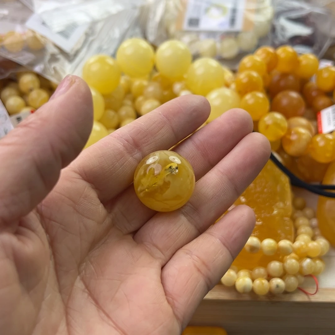 琥珀珠宝奇石未镶嵌