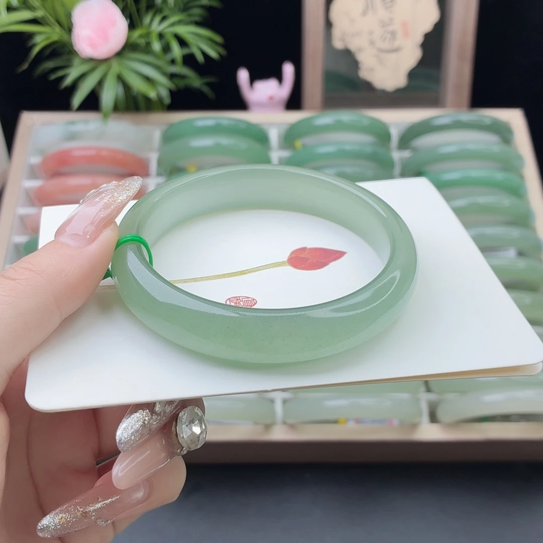 石英质玉未镶嵌手镯60