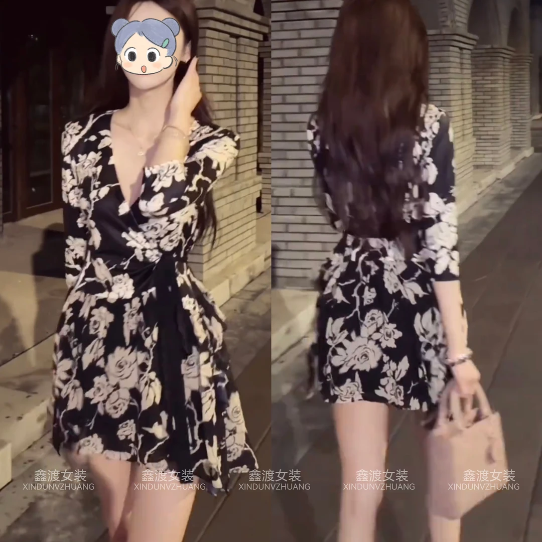 2025夏季新款时尚显瘦气质女士网红洋气连衣裙百搭款D21367