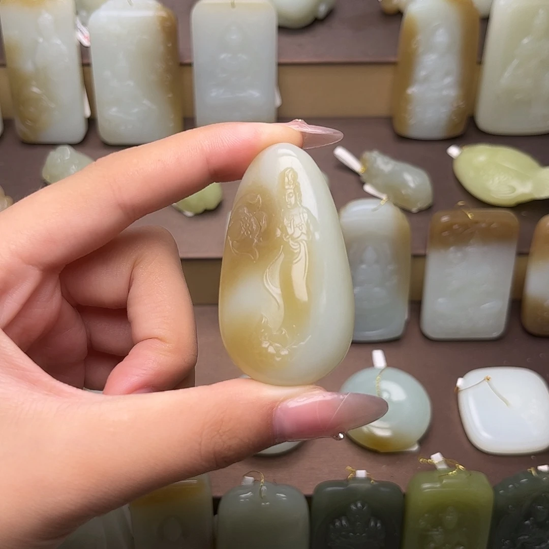 和田玉未镶嵌颈饰