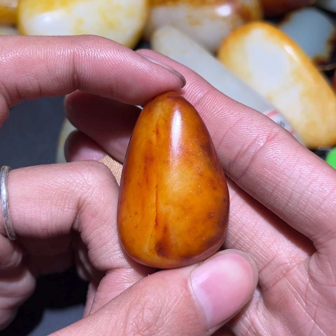 和田玉未镶嵌珠宝奇石