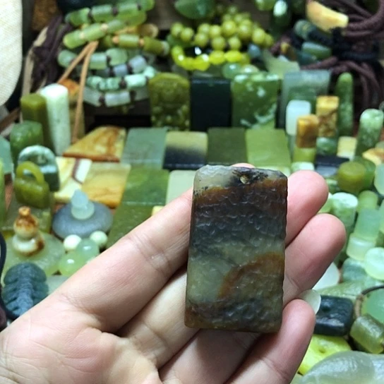 未镶嵌岫玉吊坠岫