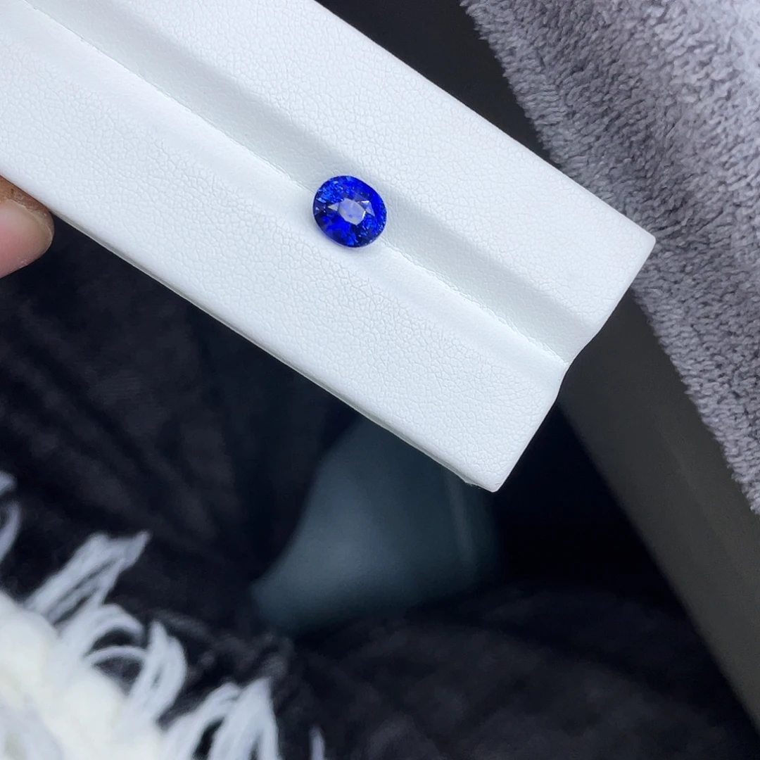 蓝宝石裸石2.63Ct。 Aigs