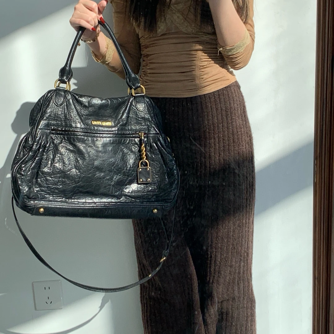 95新 MIU MIU/缪缪 miumiu 黑金机车手提包