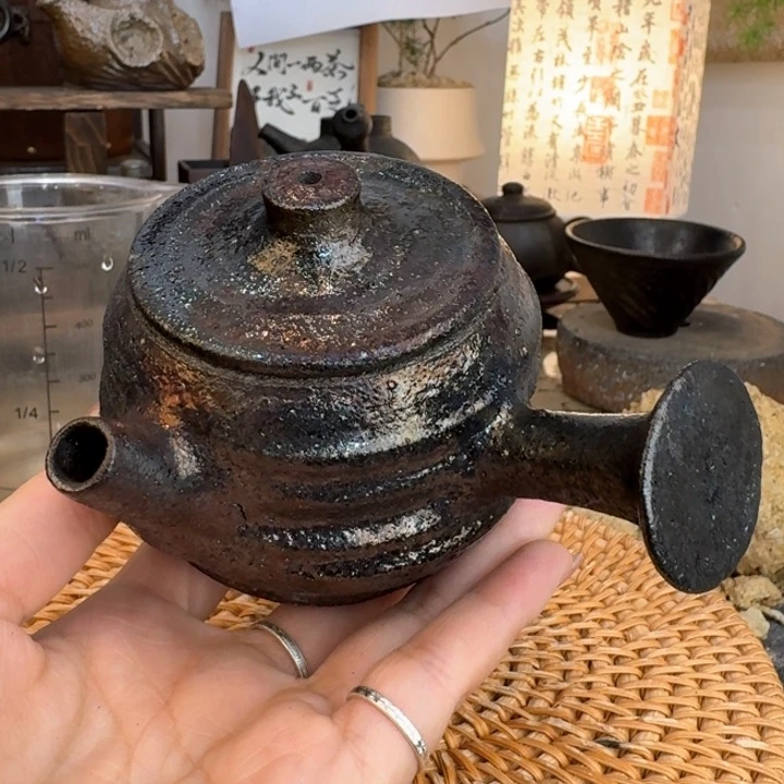 清**池荥经黑砂炸福利侧把壶23微瑕