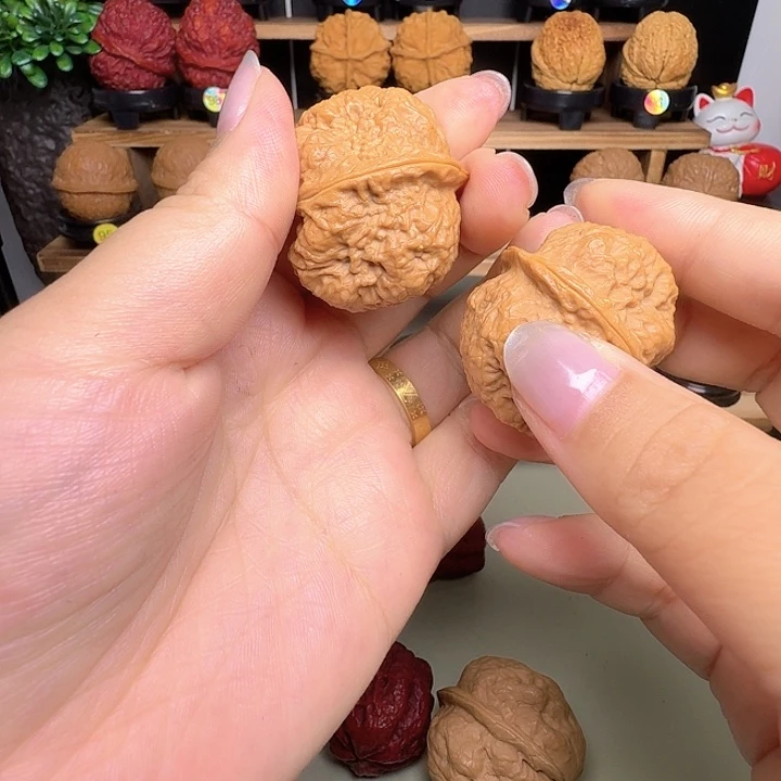 h***胡文玩核桃吊坠小帝王肌肉蛙