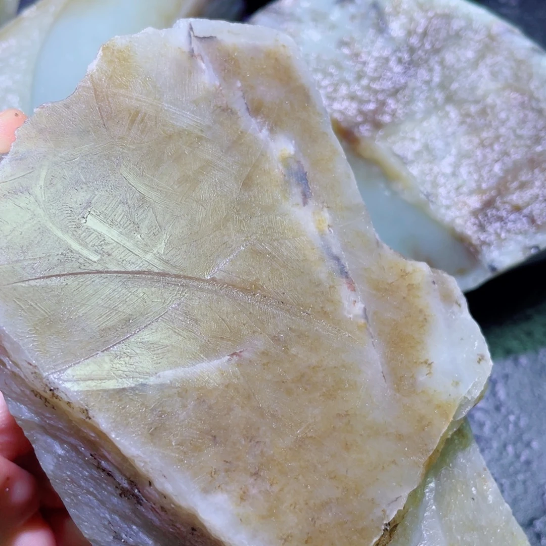 和田玉未镶嵌珠宝半成品